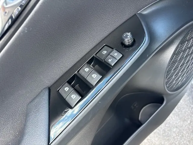 2017 Toyota Prius Four photo 19