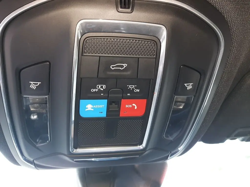 2024 Jeep Grand Cherokee Altitude photo 16