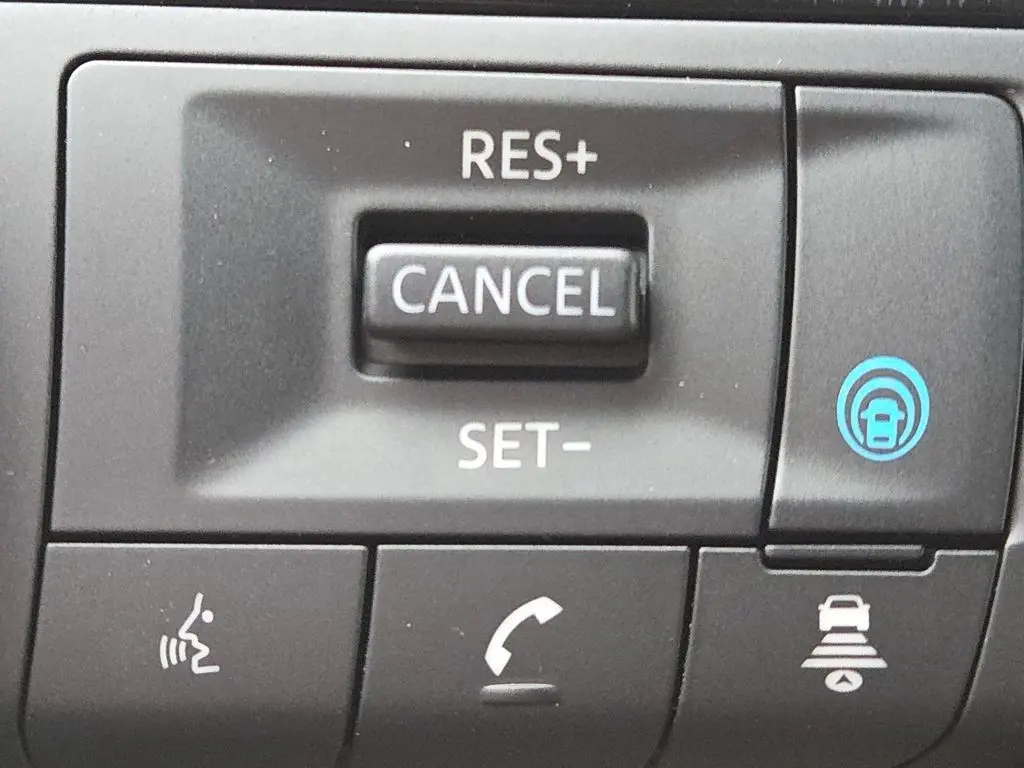 2025 Nissan Pathfinder SL photo 15