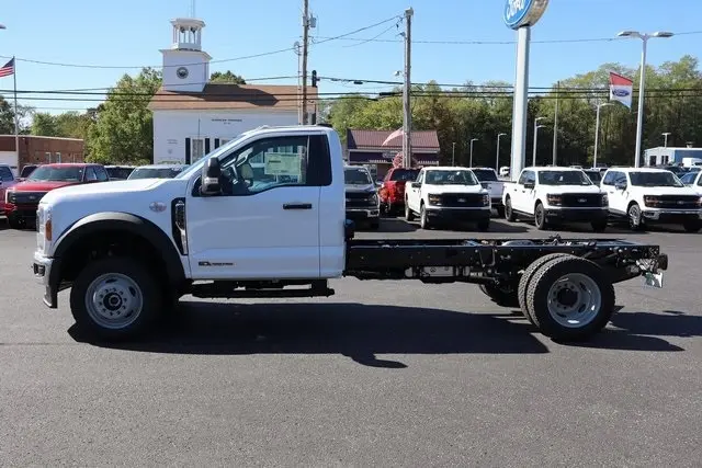 2026 Ford F-550 photo 13