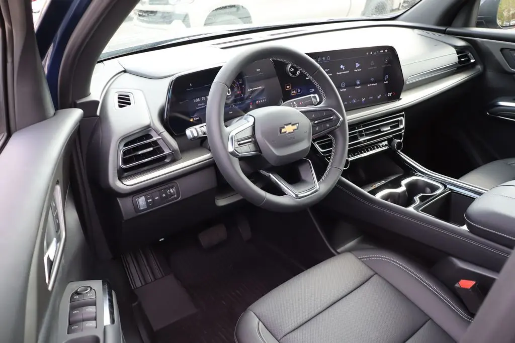 2026 Chevrolet Traverse 2LT photo 10