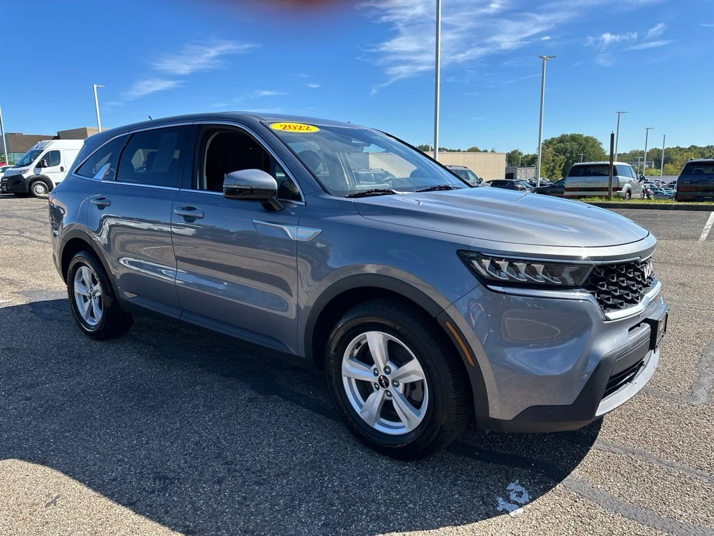 2022 Kia Sorento LX - Photo 13