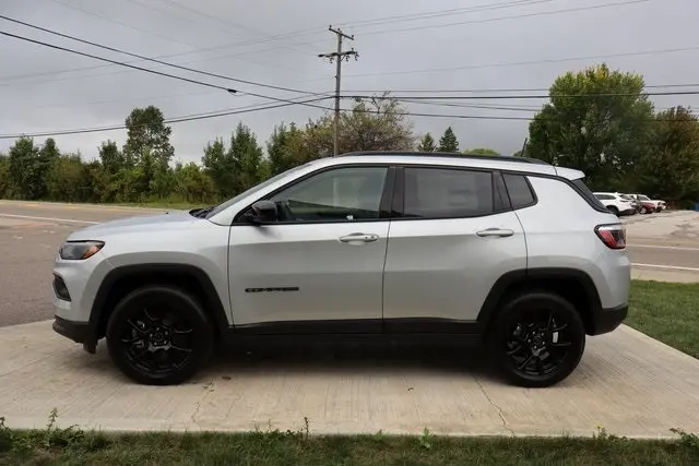 2025 Jeep Compass Latitude photo 24