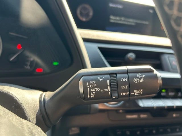 2022 Lexus UX Hybrid 250h - Photo 19