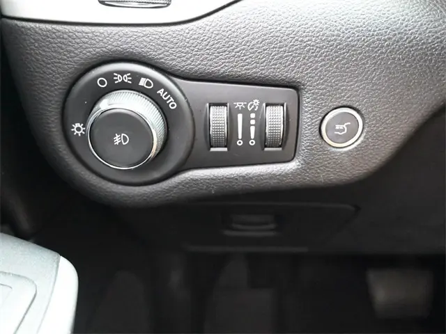 2018 Jeep Cherokee Latitude photo 21