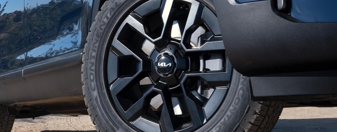 Tire and rim on a blue 2025 Kia Telluride X-Pro for sale