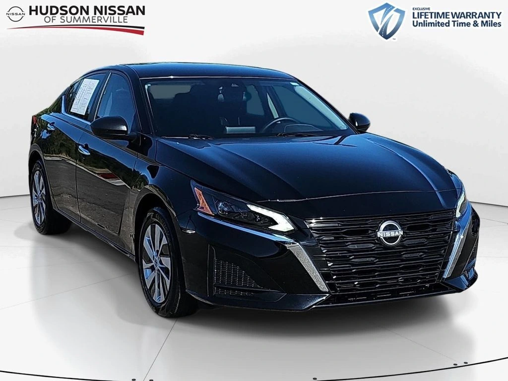 2025 Nissan Altima 2.5 S's photo