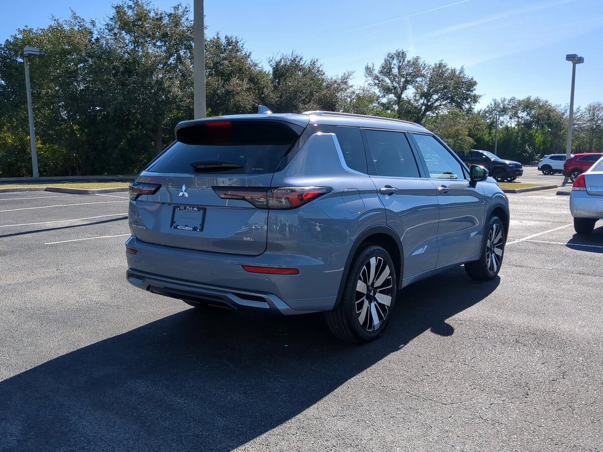 2026 Mitsubishi Outlander SEL - Photo 6