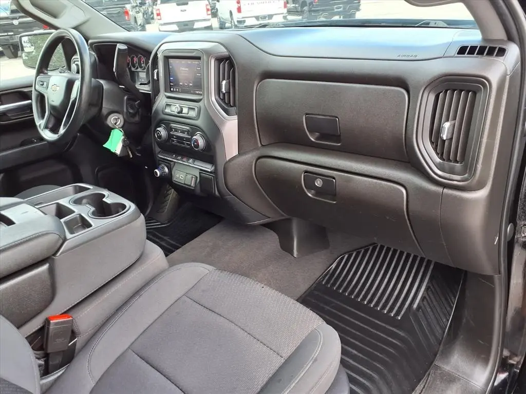 2022 Chevrolet Silverado 1500 Custom photo 10