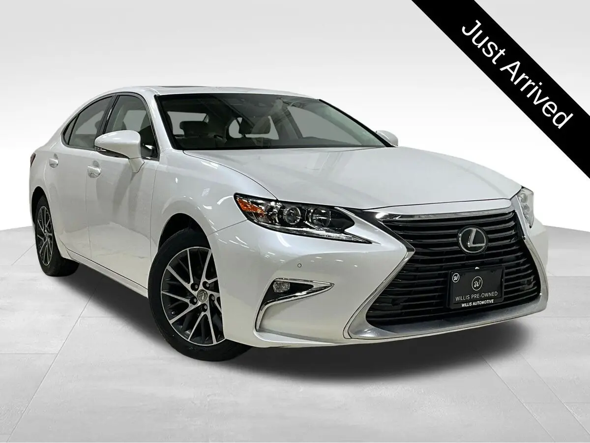 2017 Lexus ES 350's photo