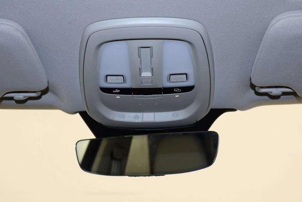 2023 Volvo - image 24