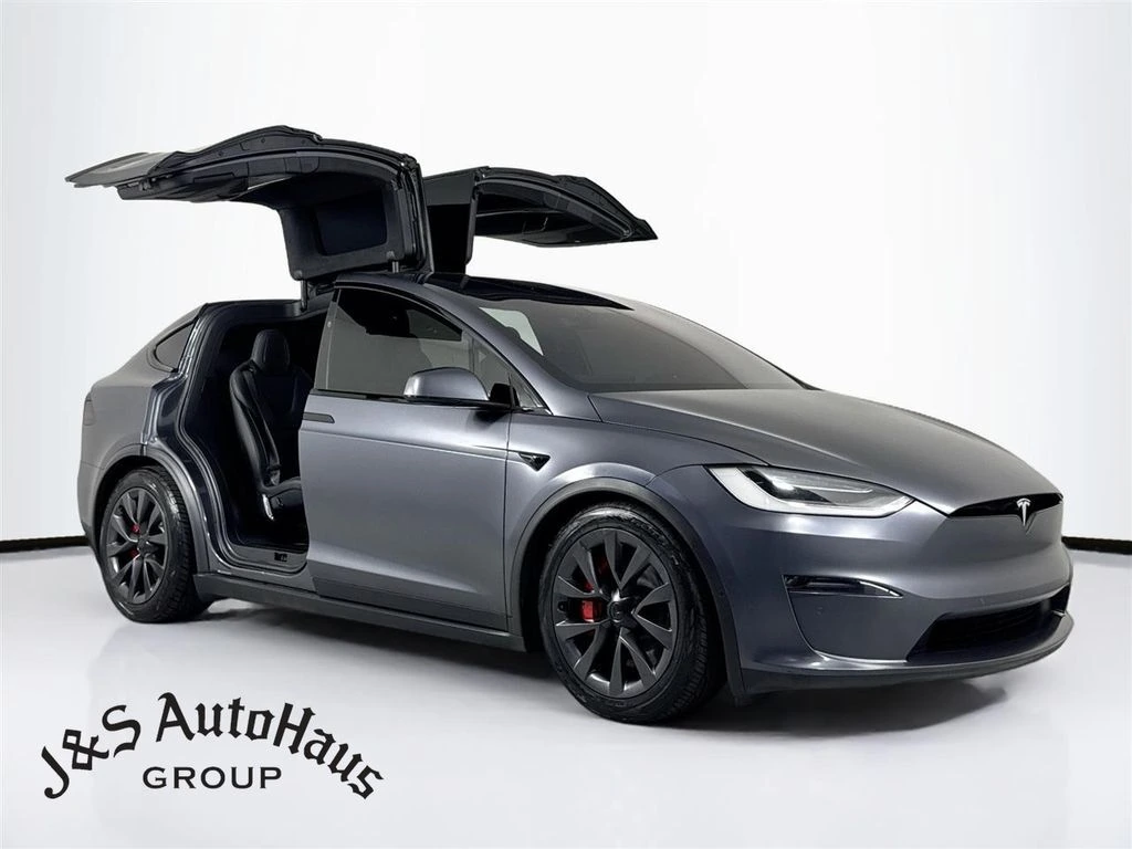 2022 Tesla Model X Plaid's photo