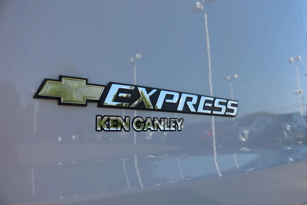 2025 Chevrolet Express Cargo Work Van - Photo 24