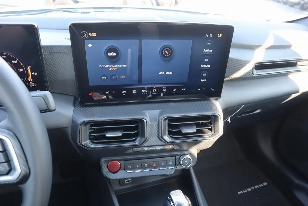 2025 Ford Mustang EcoBoost photo 5