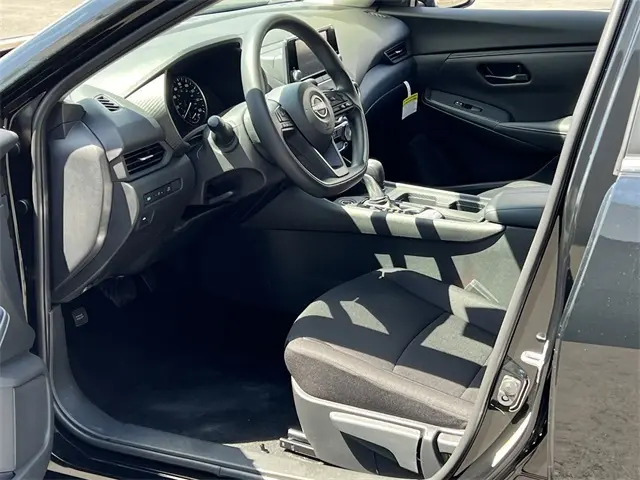 2025 Nissan Sentra S photo 9