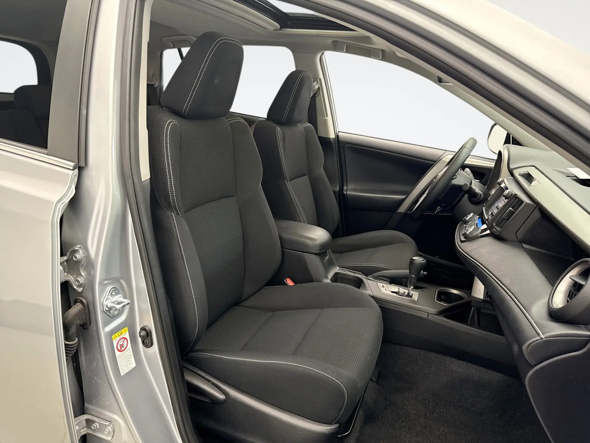 2018 Toyota RAV4 Adventure XLE photo 16