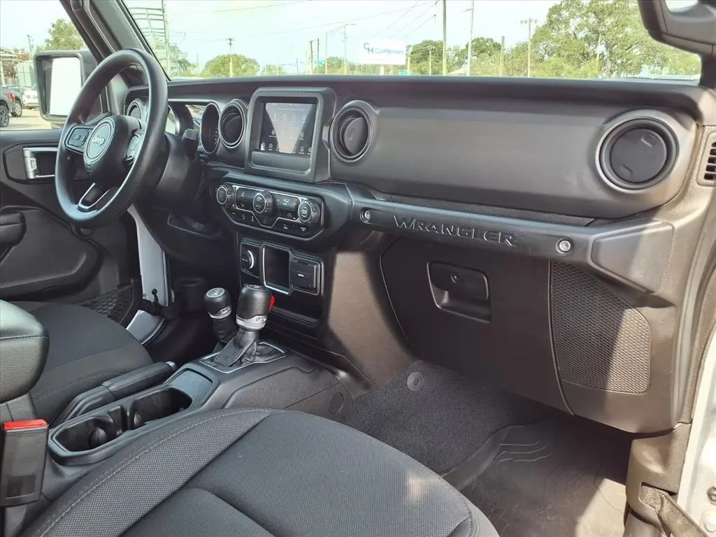 2023 Jeep Wrangler Willys photo 11