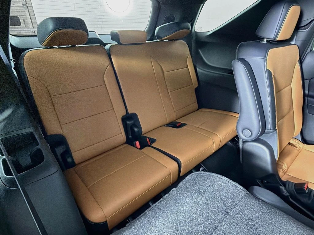 2027 Chevrolet Traverse Z71 - Photo 28