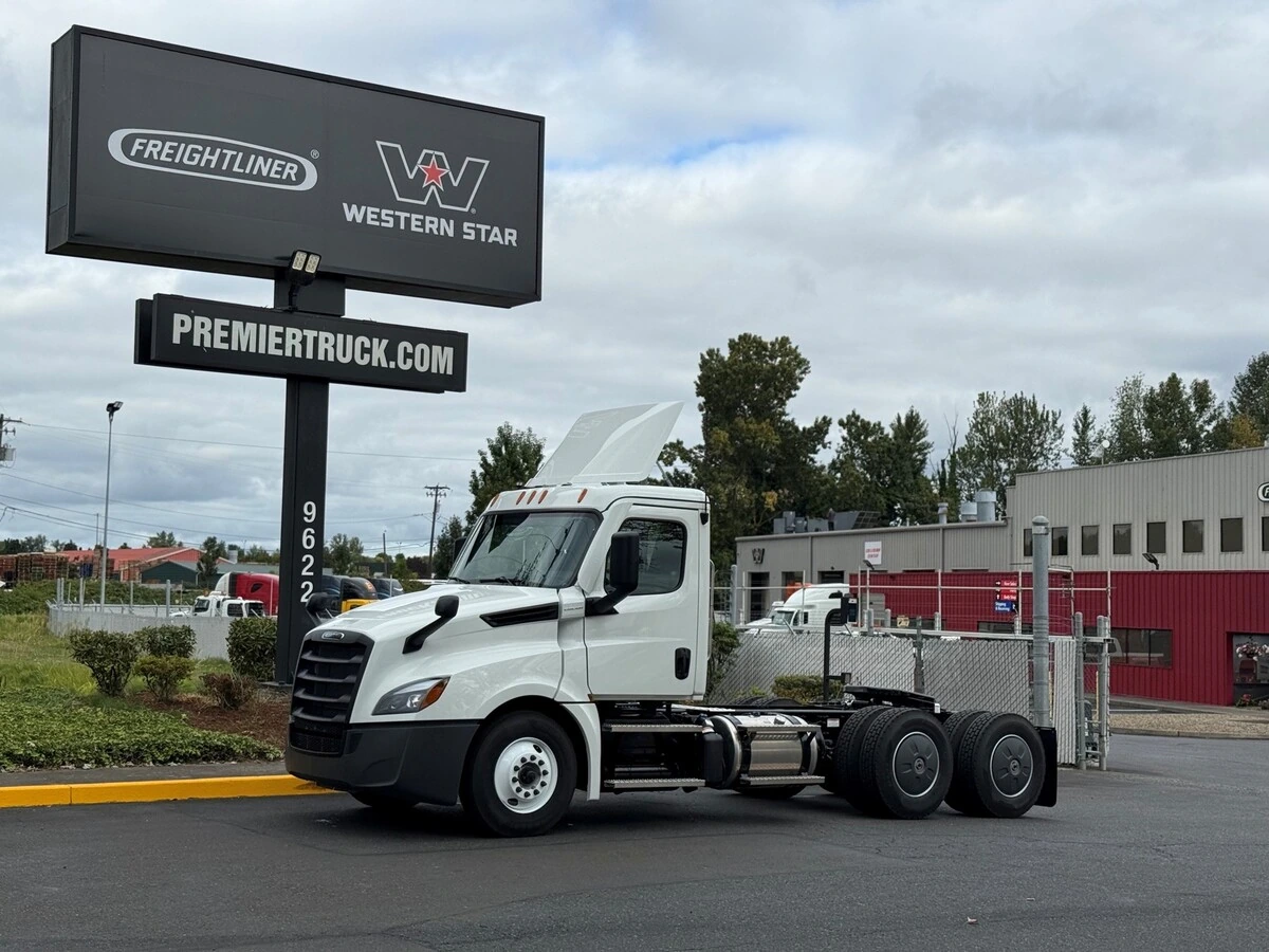 2027 Freightliner Cascadia
