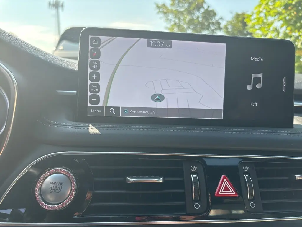 2022 Genesis G70 2.0T Prestige photo 7