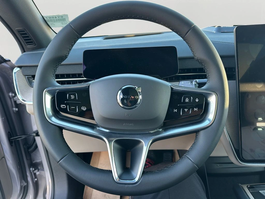 2026 Volvo - image 16