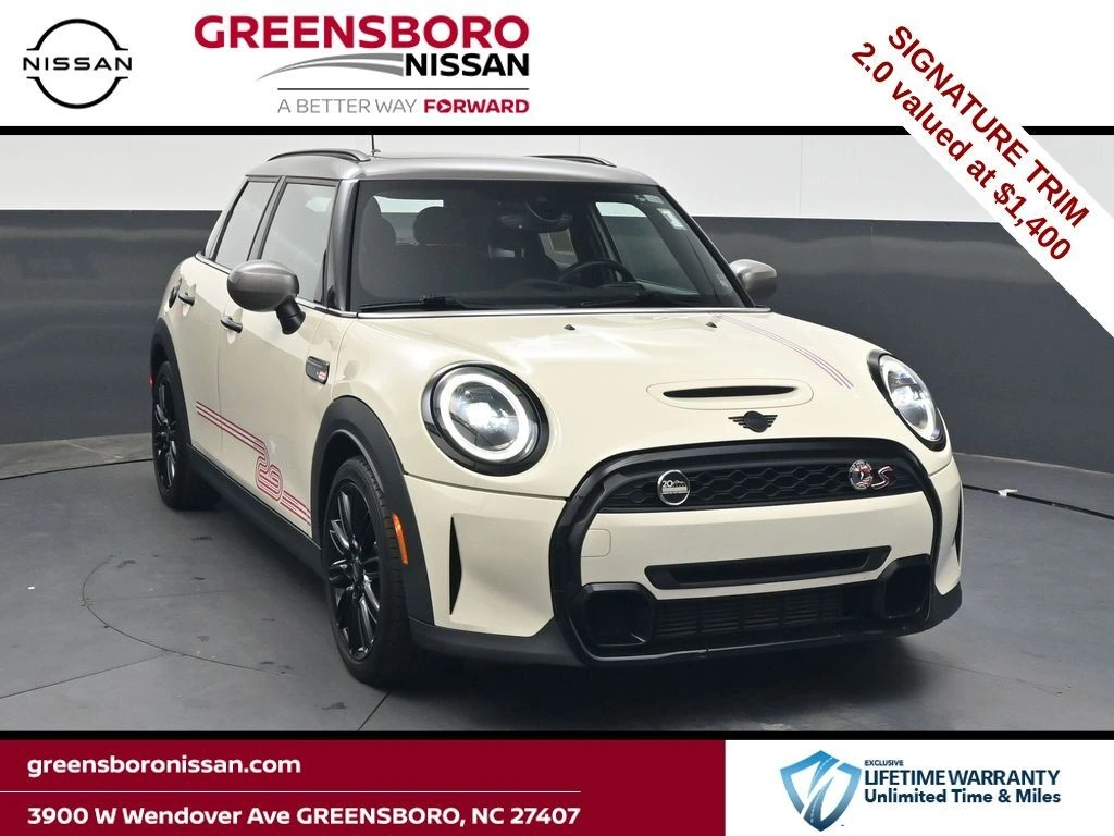 2023 MINI Hardtop Cooper S's photo