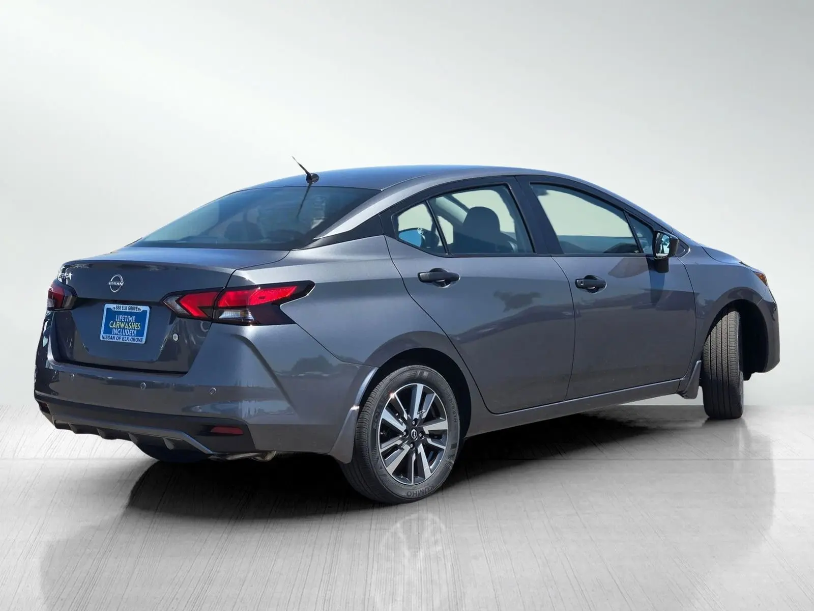 2025 Nissan Versa S photo 4