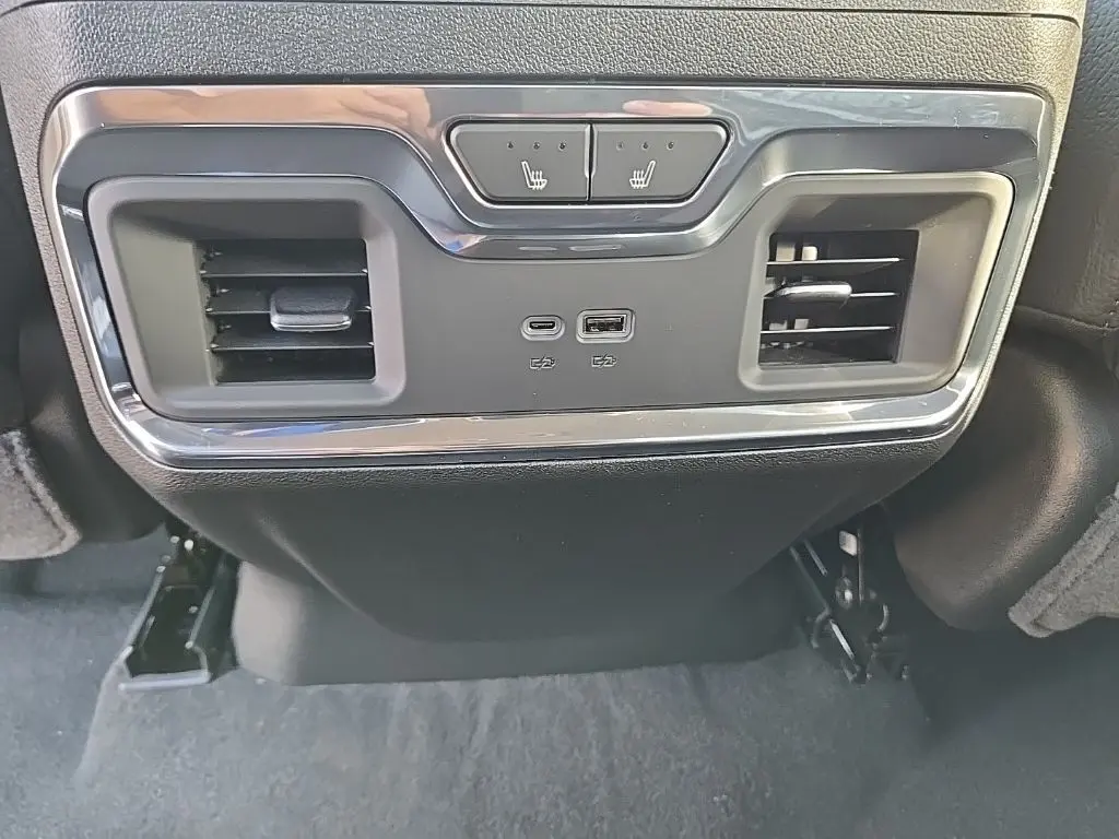 2025 Gmc Sierra HD Denali photo 33
