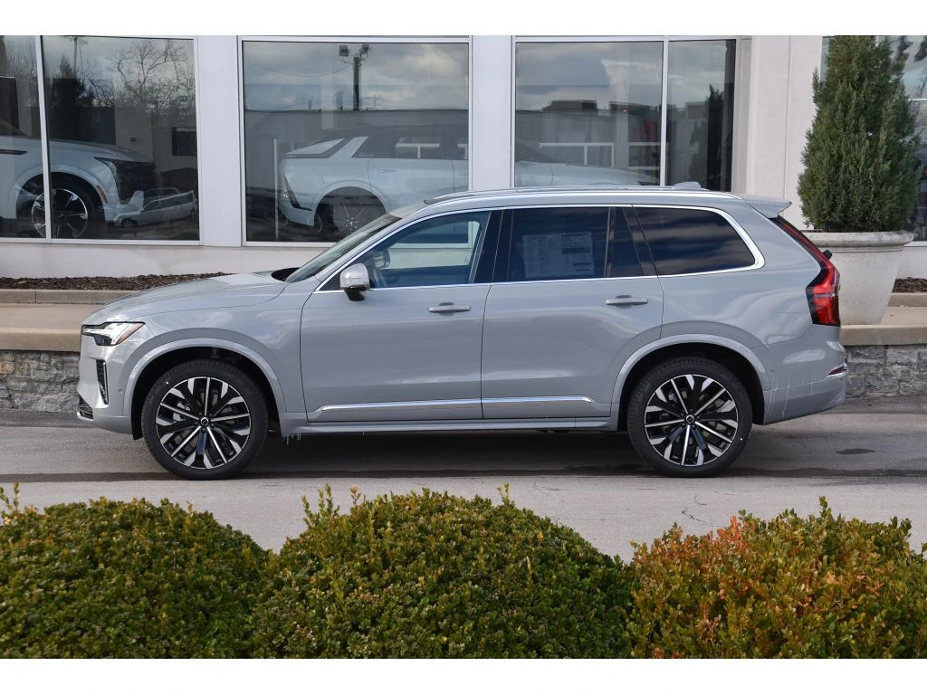 2026 Volvo - image 6