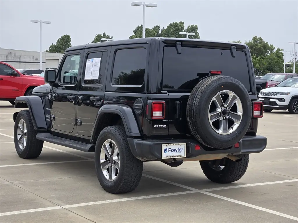 2022 Jeep Wrangler Unlimited Sahara photo 5