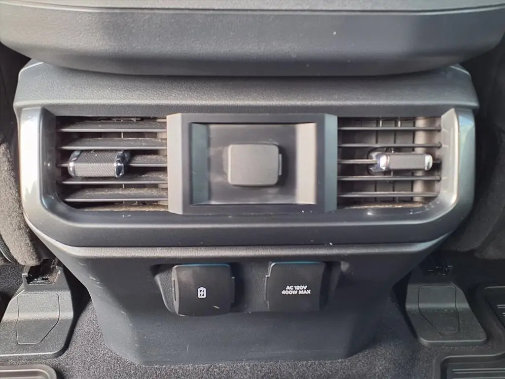 2023 Ford F-150 XLT photo 16