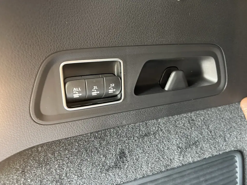 2026 Mercedes Benz GLS 580 4MATIC photo 35