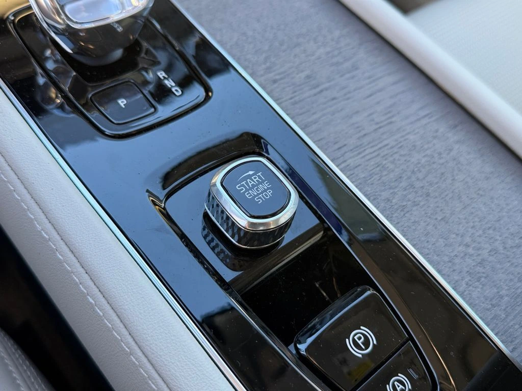2026 Volvo - image 22