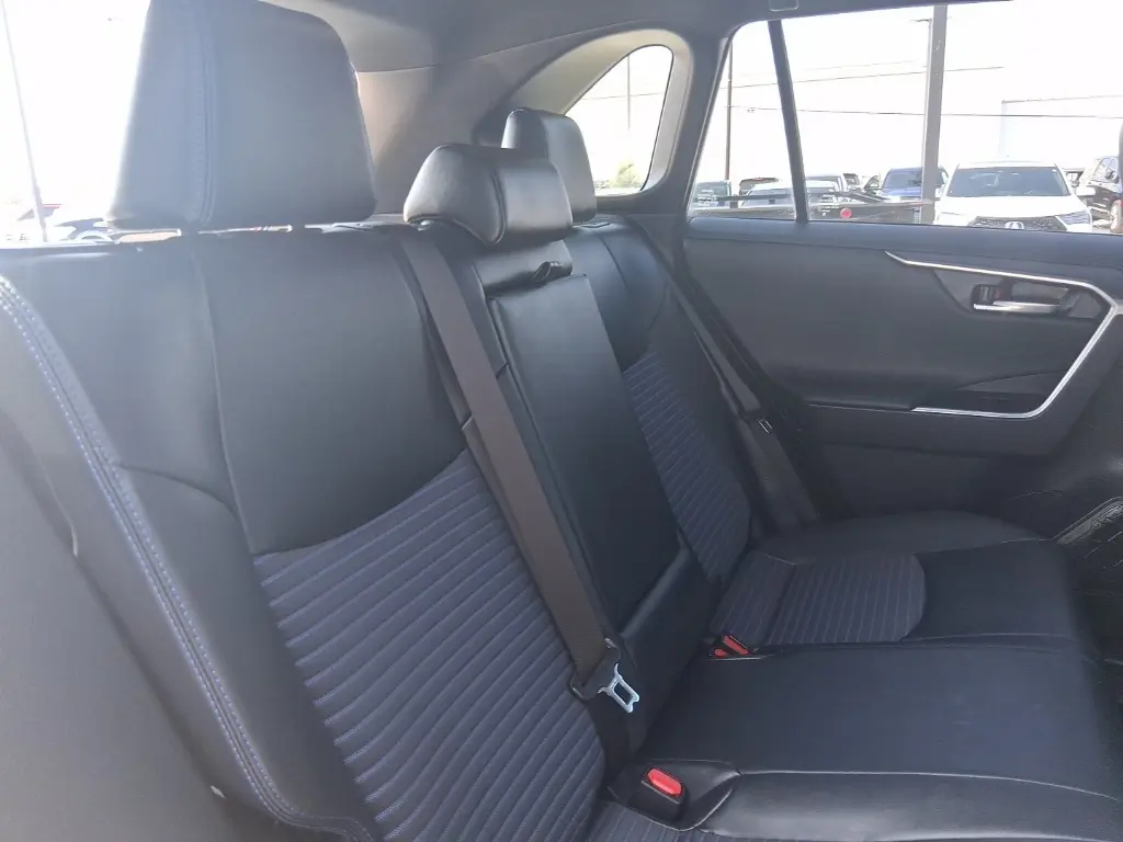 2021 Toyota RAV4 Hybrid XSE photo 10