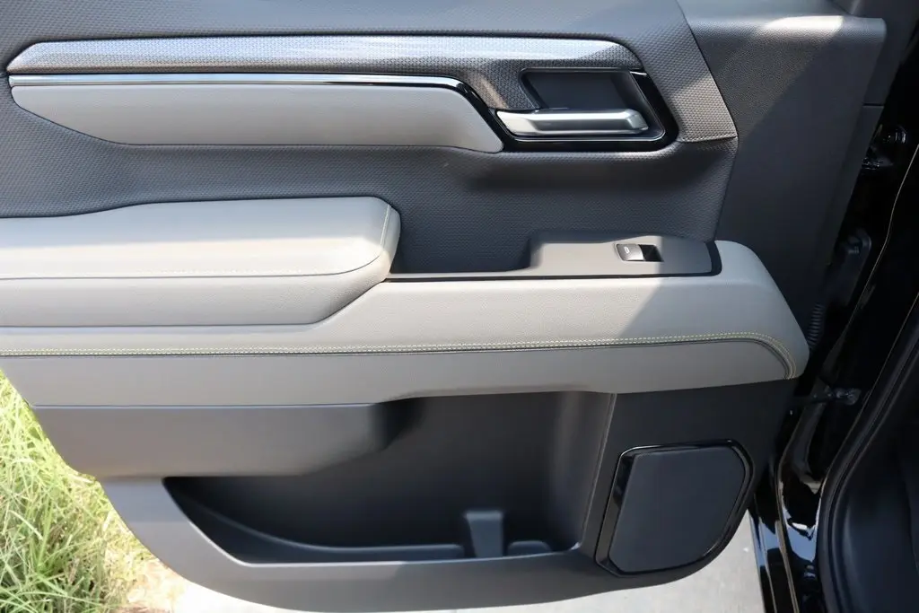 2026 Chevrolet Silverado 1500 ZR2 photo 17