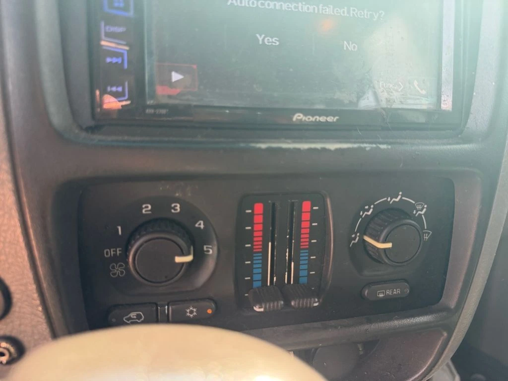 2002 Chevrolet TrailBlazer LS - Photo 25
