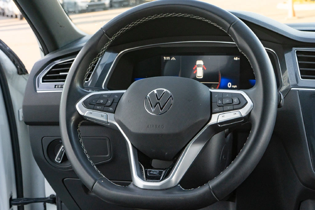 2023 Volkswagen Tiguan SE R-LINE BLACK - Photo 23