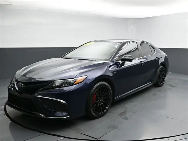 2022 Toyota Camry SE photo 4