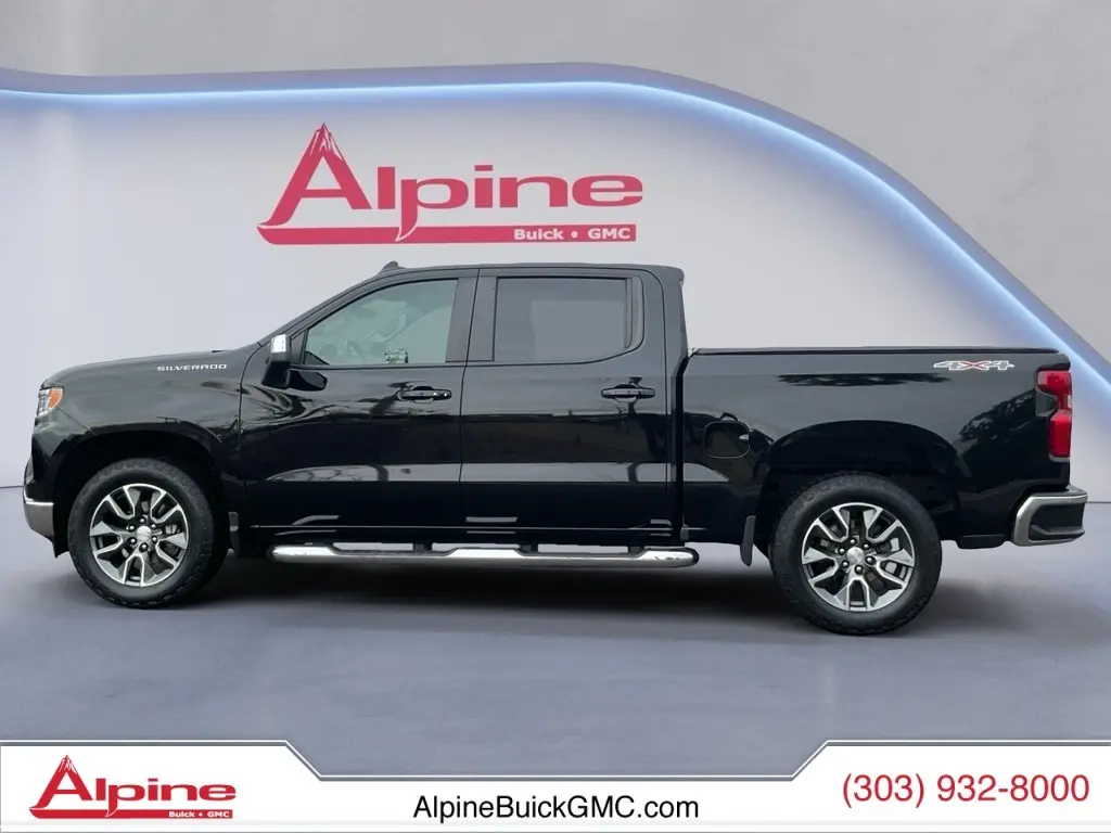 2022 Chevrolet Silverado 1500 LT photo 2