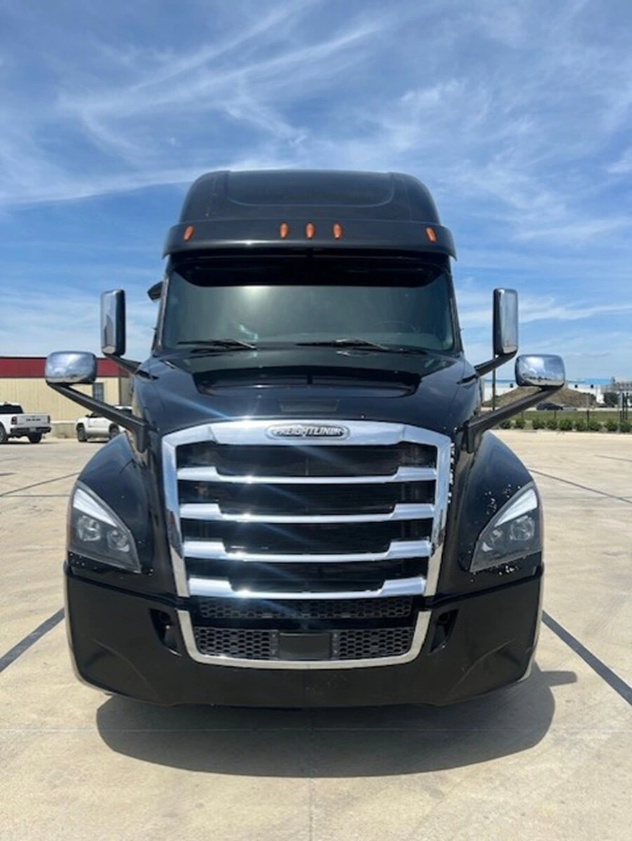 2022 Freightliner Cascadia — photo 5