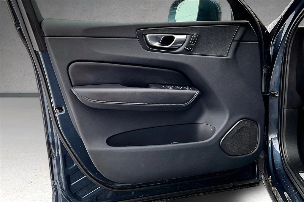 2023 Volvo - image 19