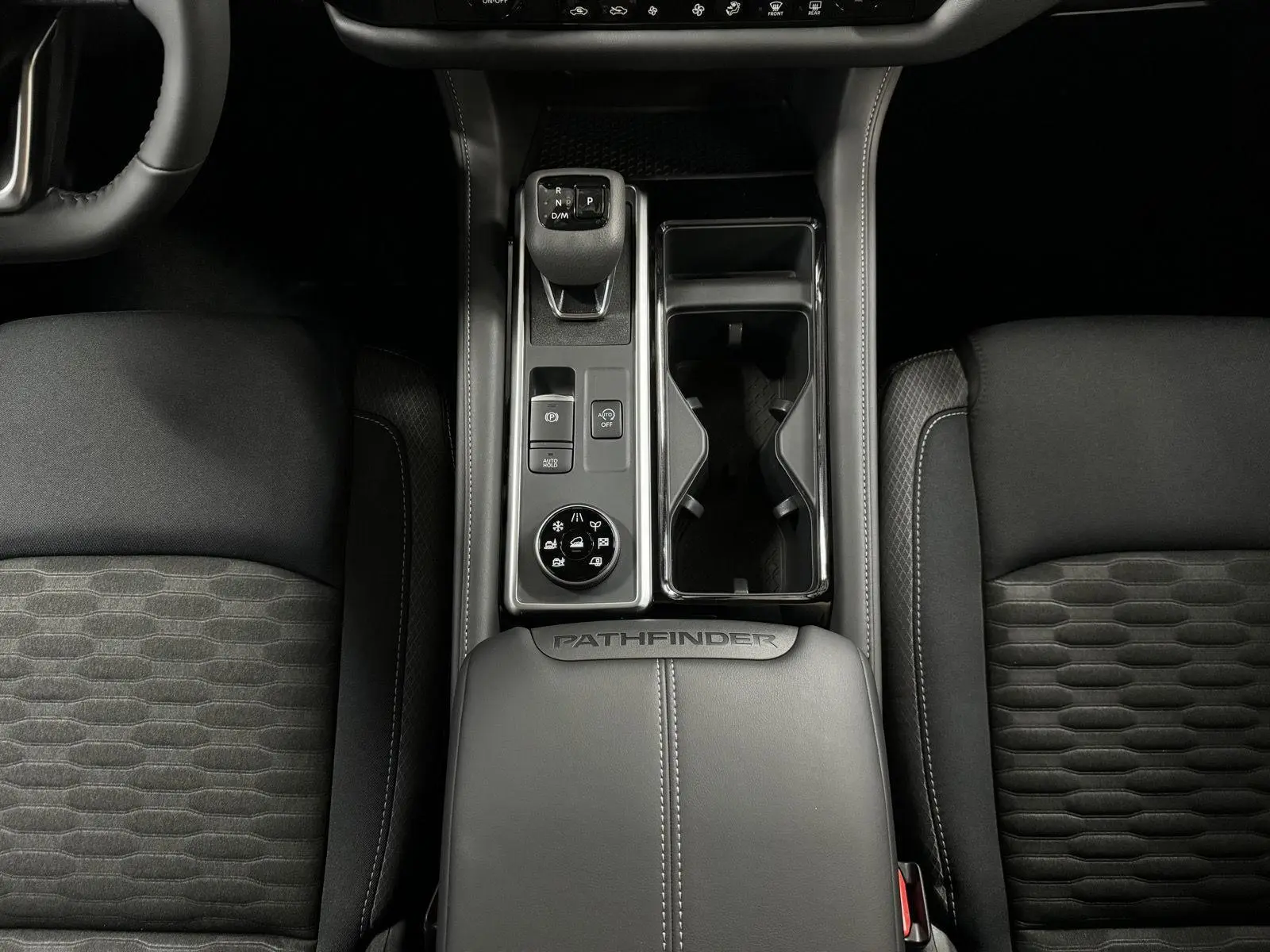 2025 Nissan Pathfinder SV photo 20