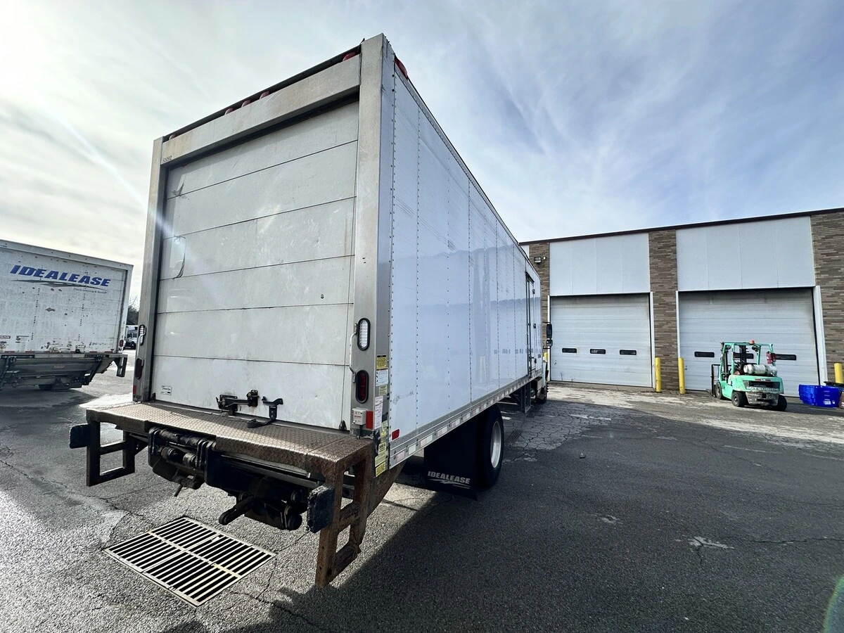 2016 International 4300 - image 5