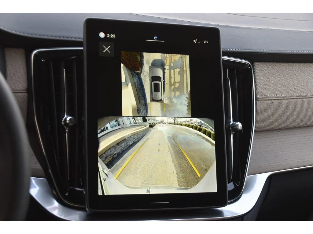 2026 Volvo - image 21