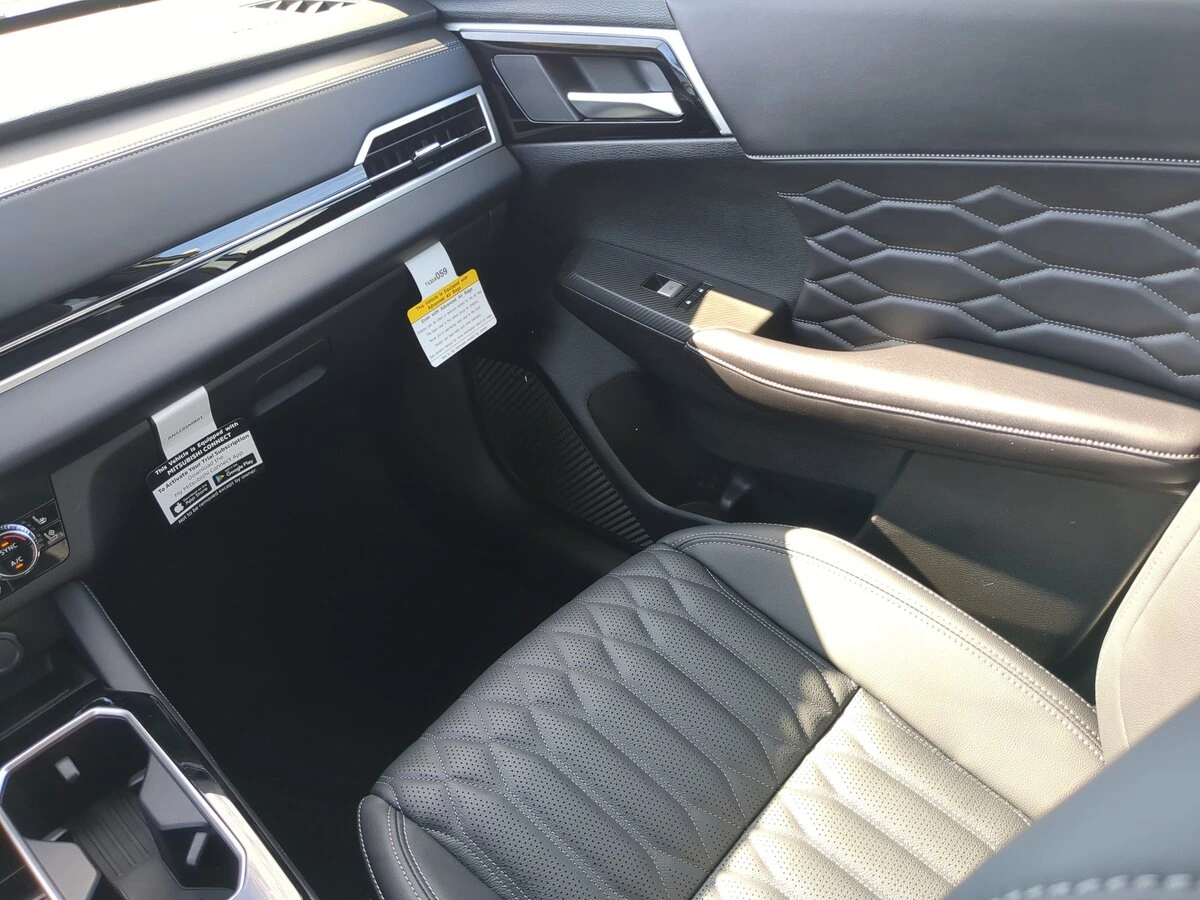 2026 Mitsubishi Outlander SEL - Photo 19