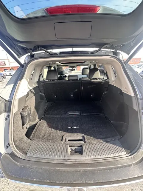 2023 Nissan Rogue Platinum photo 9