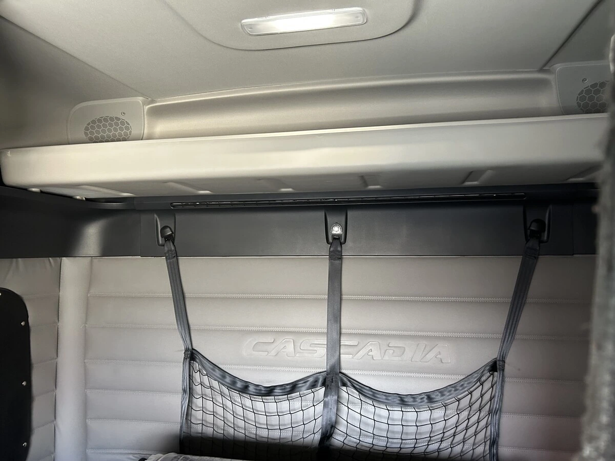 2022 Freightliner Cascadia — photo 5