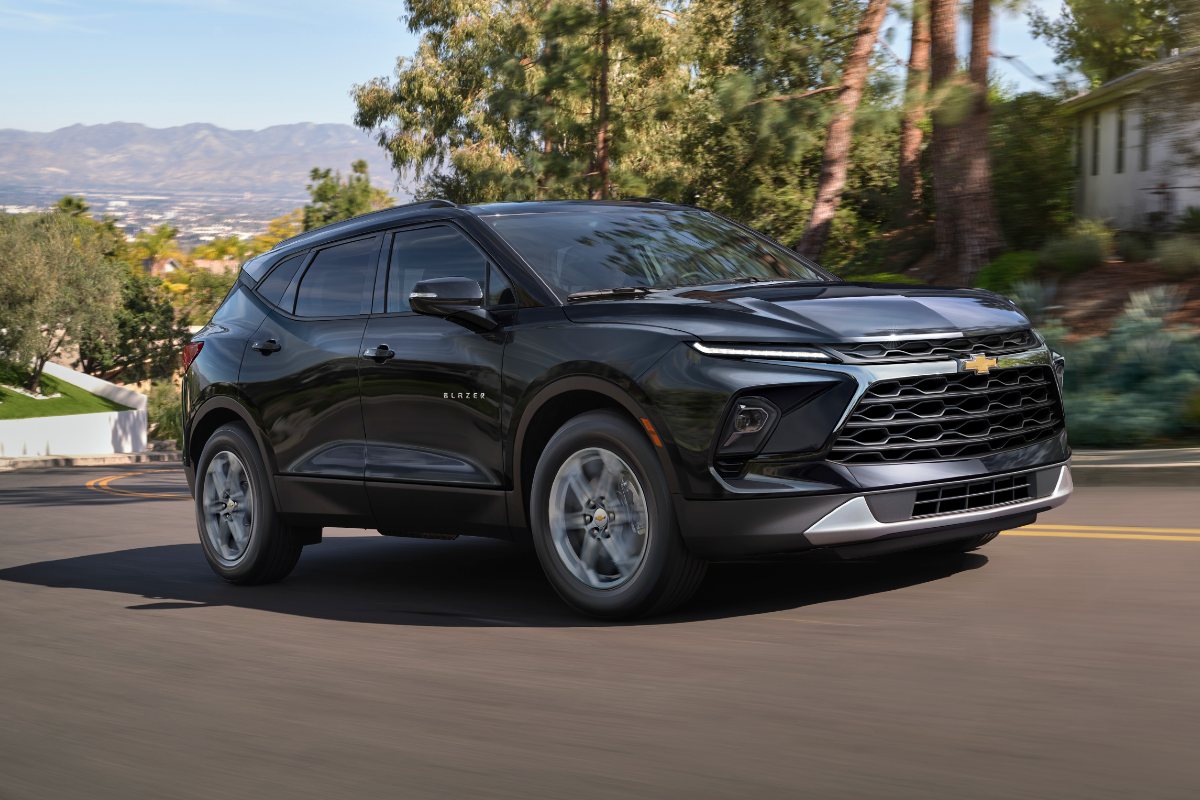 2025 Chevrolet Blazer Exterior Passenger Side Front Profile