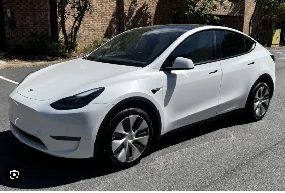 2022 Tesla Model Y Long Range's photo