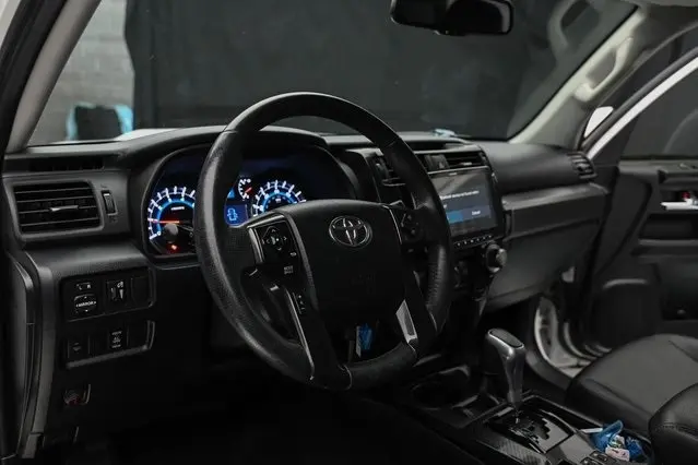 2018 Toyota 4Runner TRD Off-Road photo 23